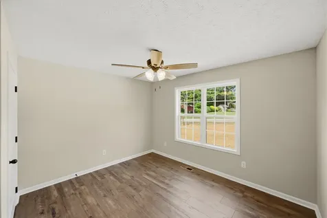 435 Old Huntingdon Lexington TN 38351