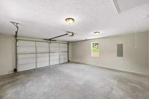 435 Old Huntingdon Lexington TN 38351