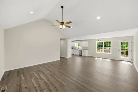 435 Old Huntingdon Lexington TN 38351
