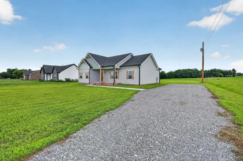 1233 Coleytown Road Lafayette TN 37083