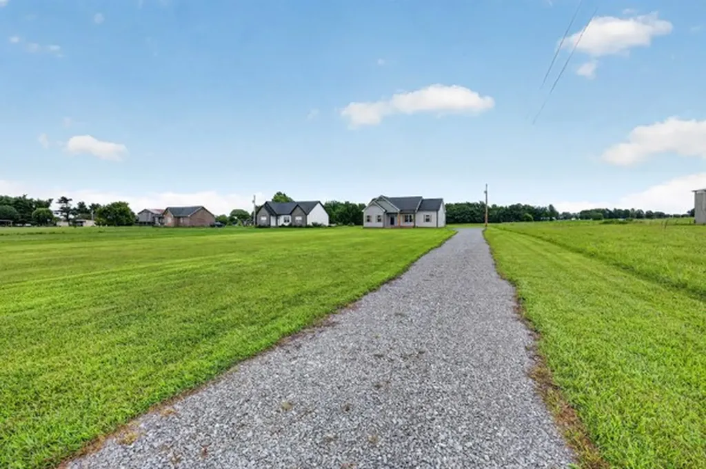 1233 Coleytown Road Lafayette TN 37083