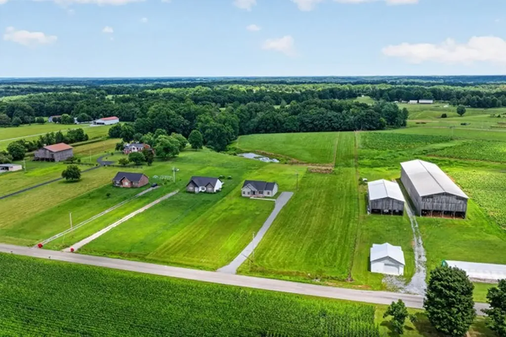 1233 Coleytown Road Lafayette TN 37083