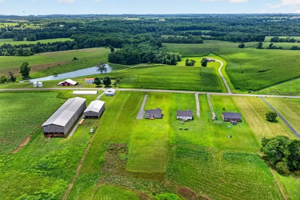 1233 Coleytown Road Lafayette TN 37083