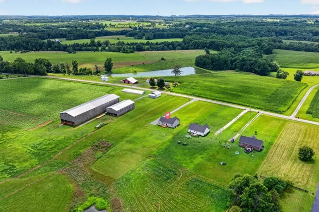 1233 Coleytown Road Lafayette TN 37083