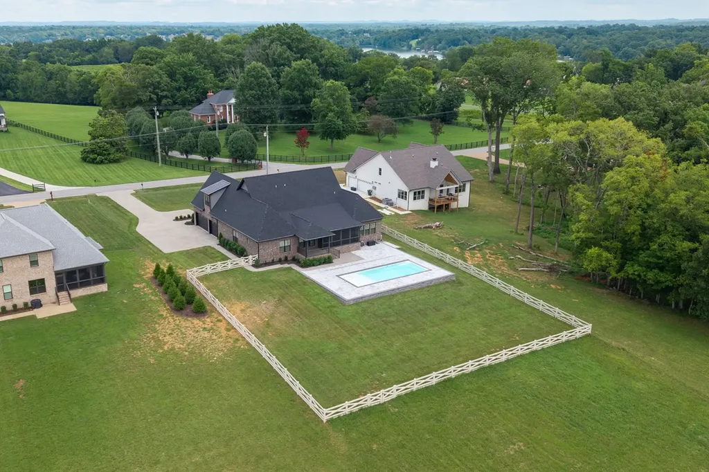 3255 Saundersville Ferry Road Mount Juliet TN 37122