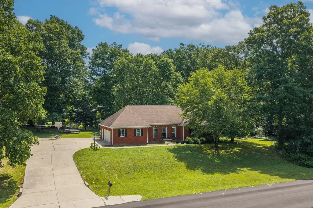 1033 Johnston Drive White Bluff TN 37187