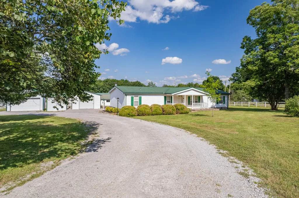 2141 Carpenter Bridge Road Columbia TN 38401