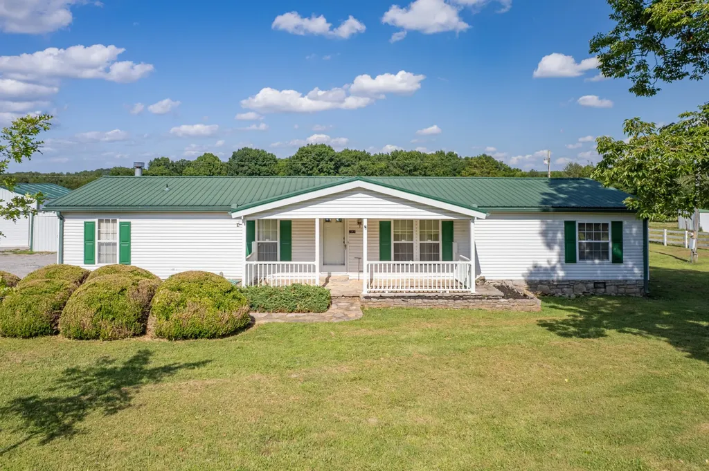 2141 Carpenter Bridge Road Columbia TN 38401
