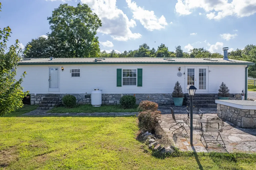 2141 Carpenter Bridge Road Columbia TN 38401