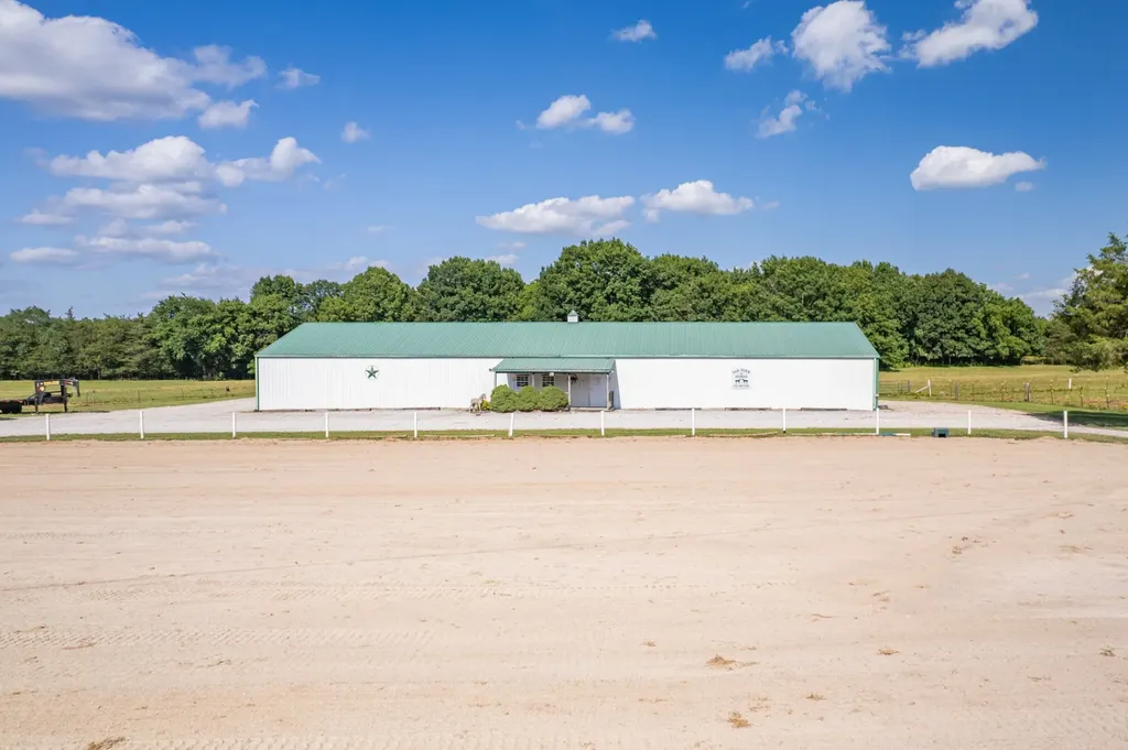 2141 Carpenter Bridge Road Columbia TN 38401