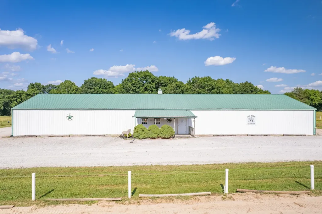 2141 Carpenter Bridge Road Columbia TN 38401