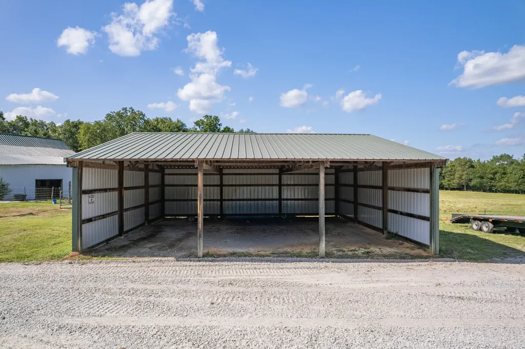 2141 Carpenter Bridge Road Columbia TN 38401