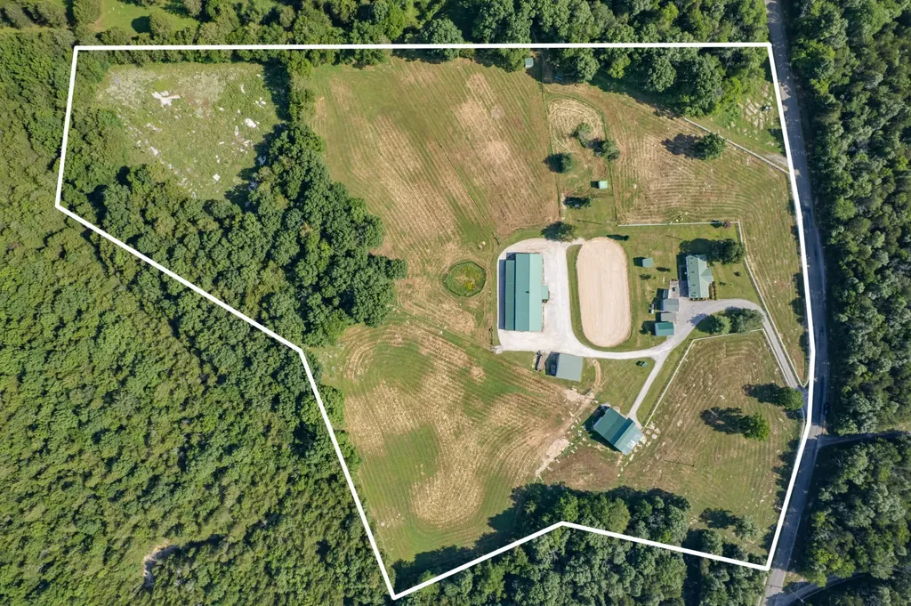 2141 Carpenter Bridge Road Columbia TN 38401