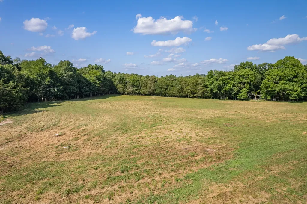 2141 Carpenter Bridge Road Columbia TN 38401