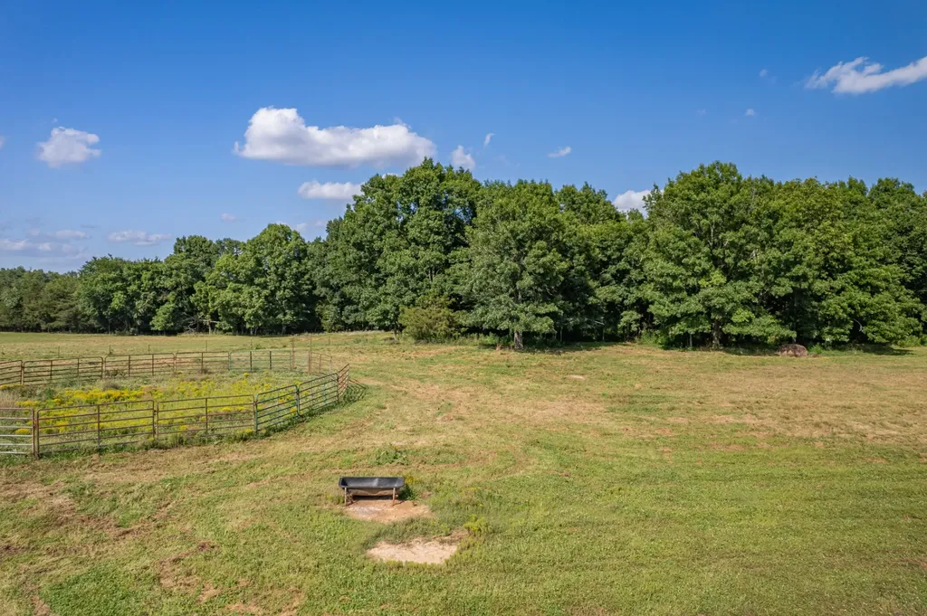 2141 Carpenter Bridge Road Columbia TN 38401