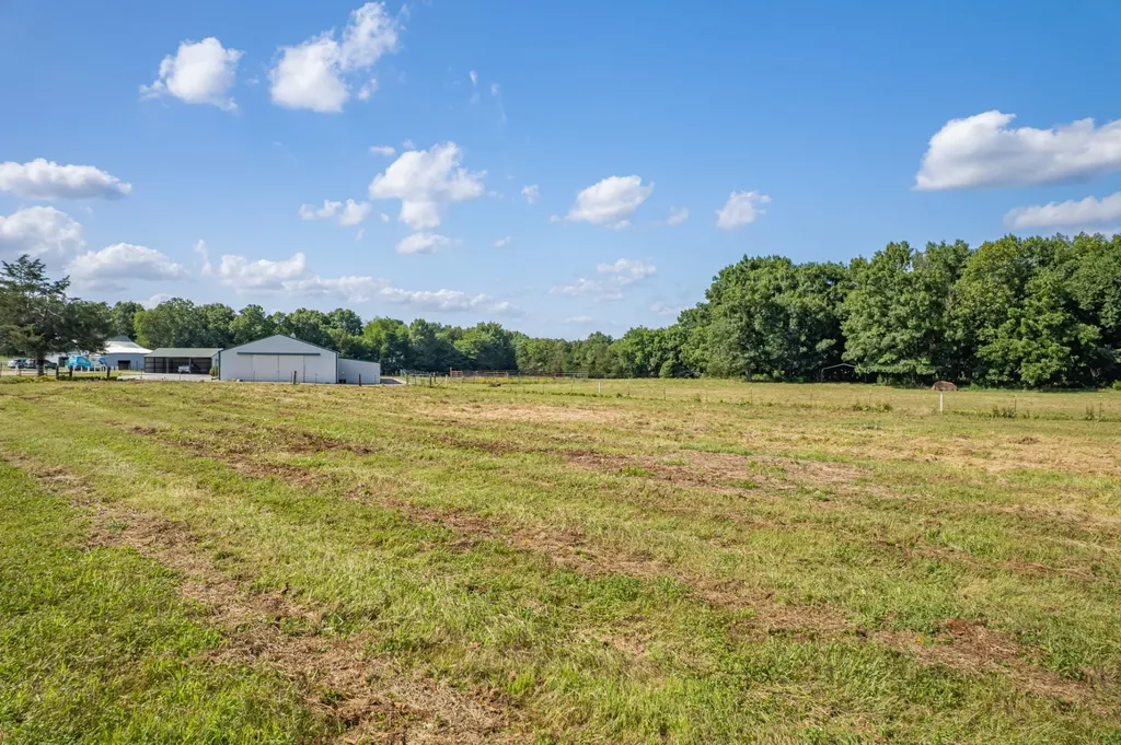 2141 Carpenter Bridge Road Columbia TN 38401