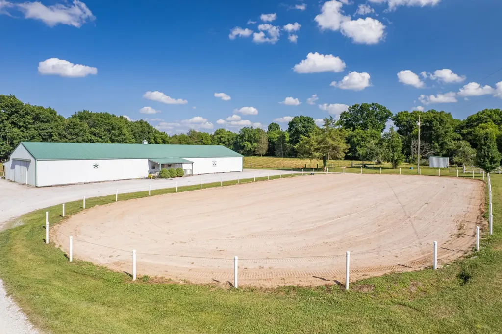 2141 Carpenter Bridge Road Columbia TN 38401
