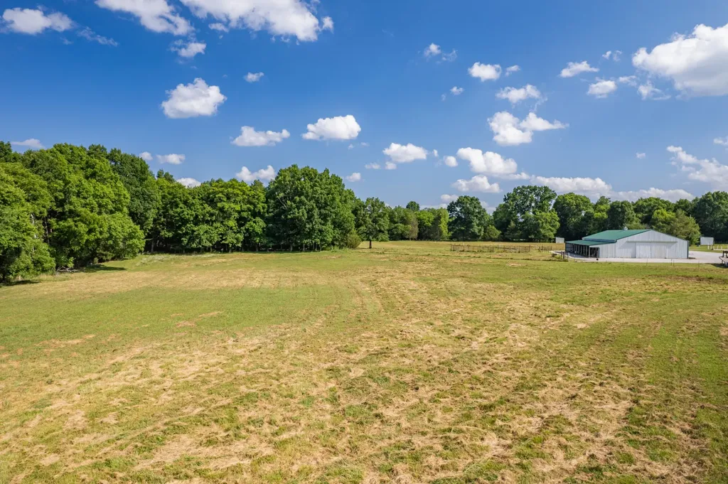 2141 Carpenter Bridge Road Columbia TN 38401