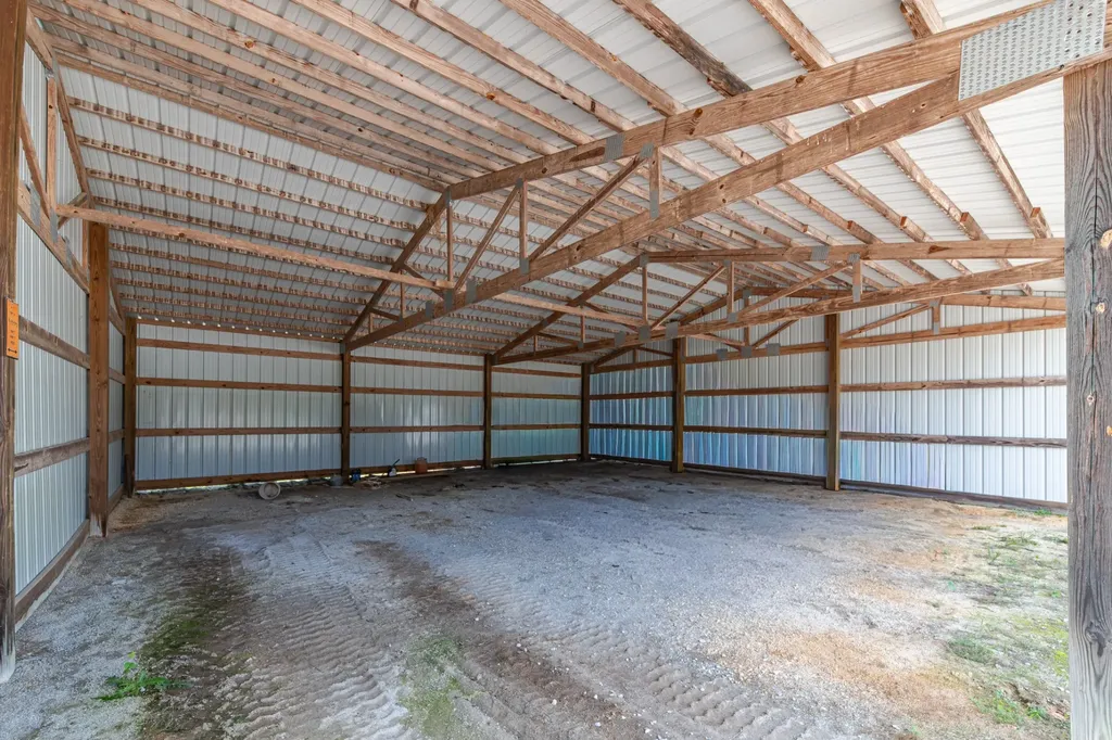 2141 Carpenter Bridge Road Columbia TN 38401