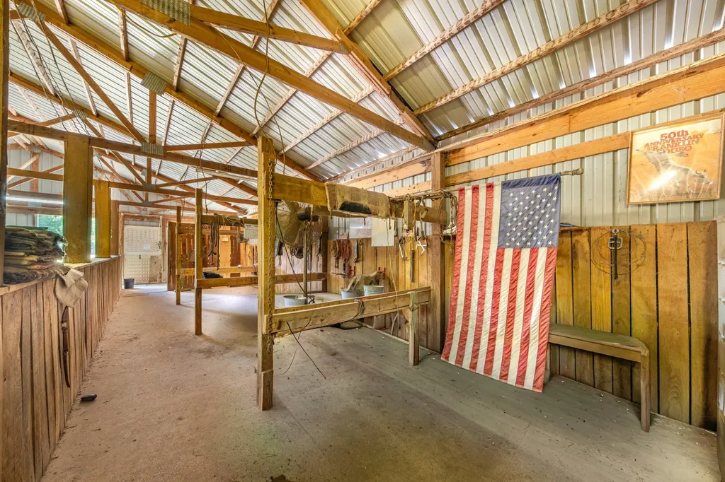 2141 Carpenter Bridge Road Columbia TN 38401