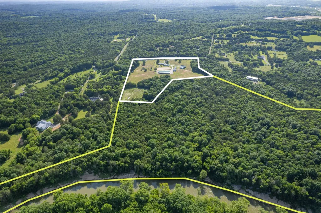 2141 Carpenter Bridge Road Columbia TN 38401