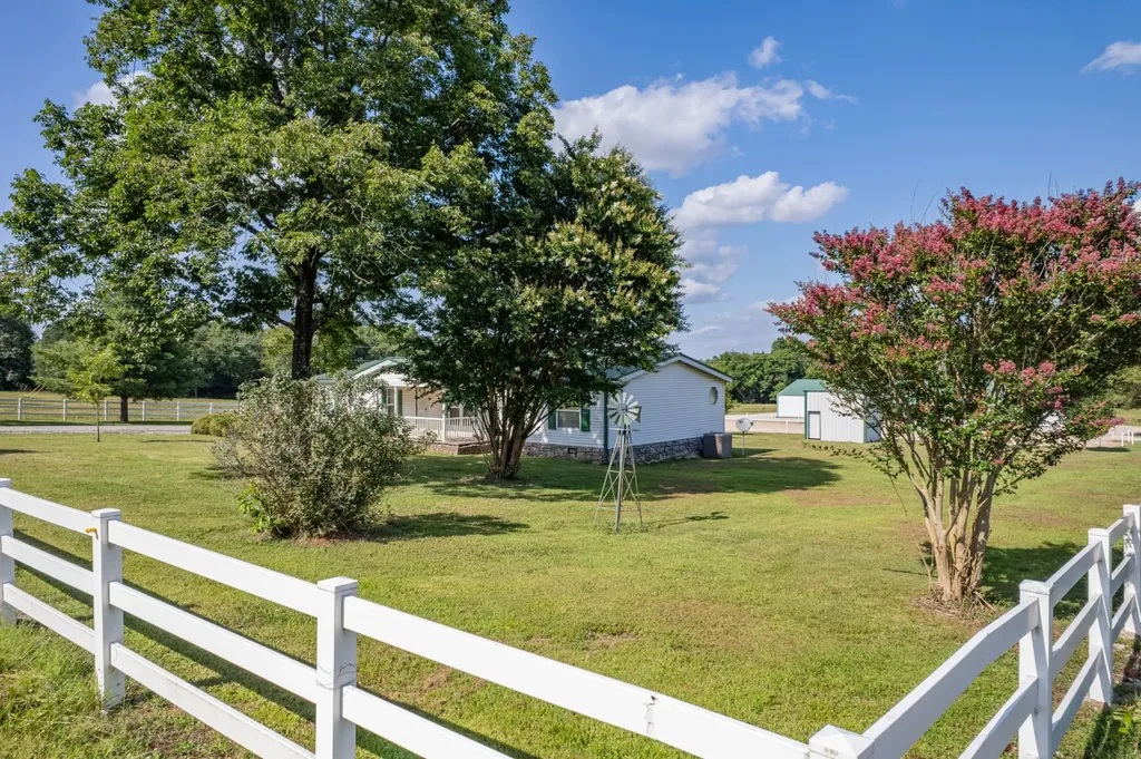 2141 Carpenter Bridge Road Columbia TN 38401
