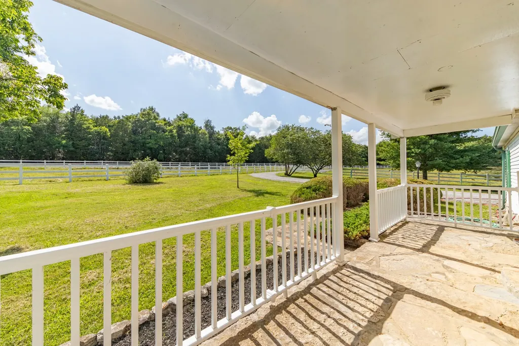 2141 Carpenter Bridge Road Columbia TN 38401