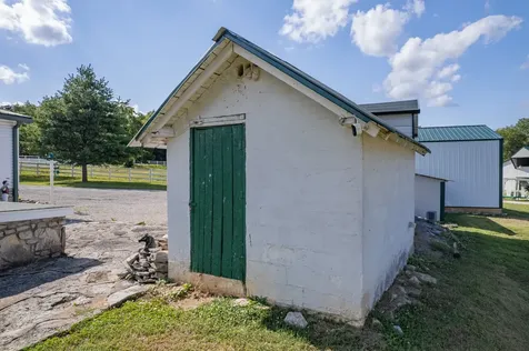 2141 Carpenter Bridge Road Columbia TN 38401