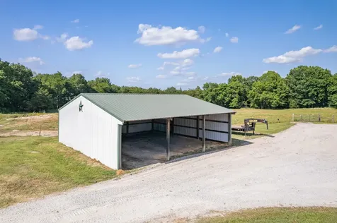 2141 Carpenter Bridge Road Columbia TN 38401