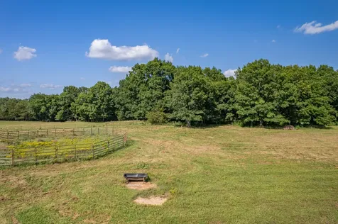 2141 Carpenter Bridge Road Columbia TN 38401