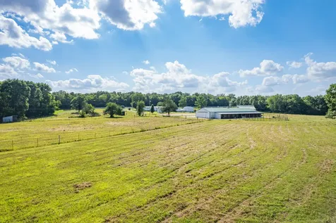 2141 Carpenter Bridge Road Columbia TN 38401