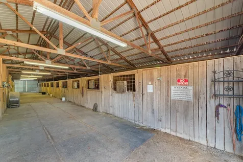 2141 Carpenter Bridge Road Columbia TN 38401