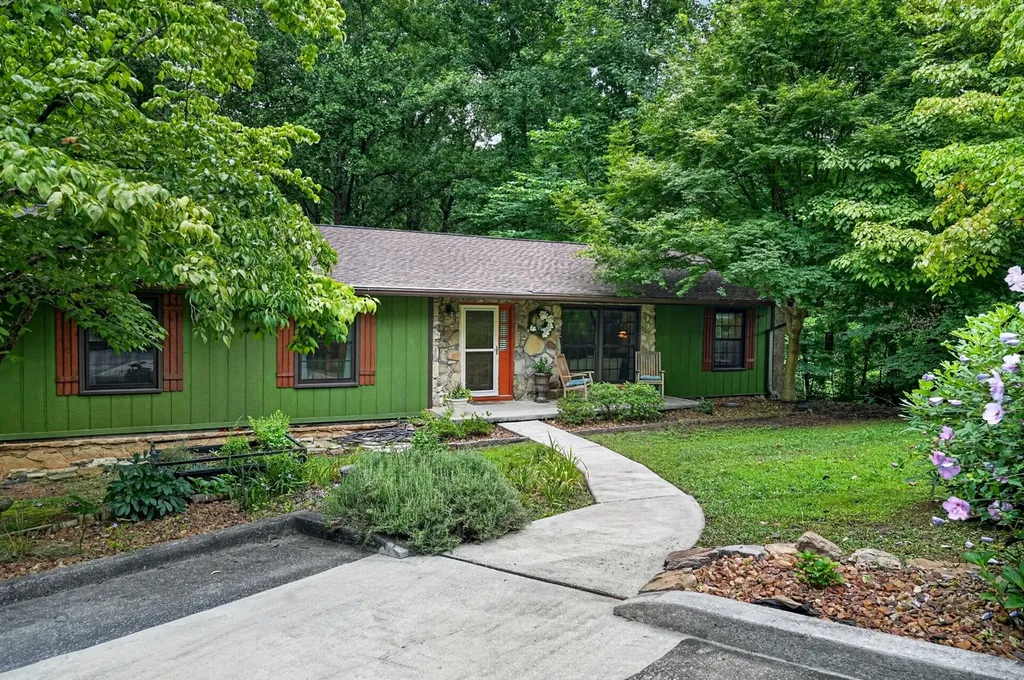 1545 Little John Lane Cookeville TN 38501