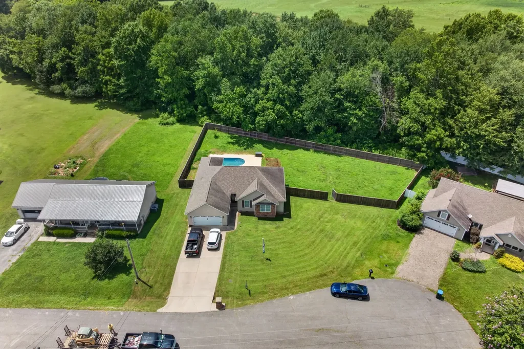 261 Derby Lane Sparta TN 38583