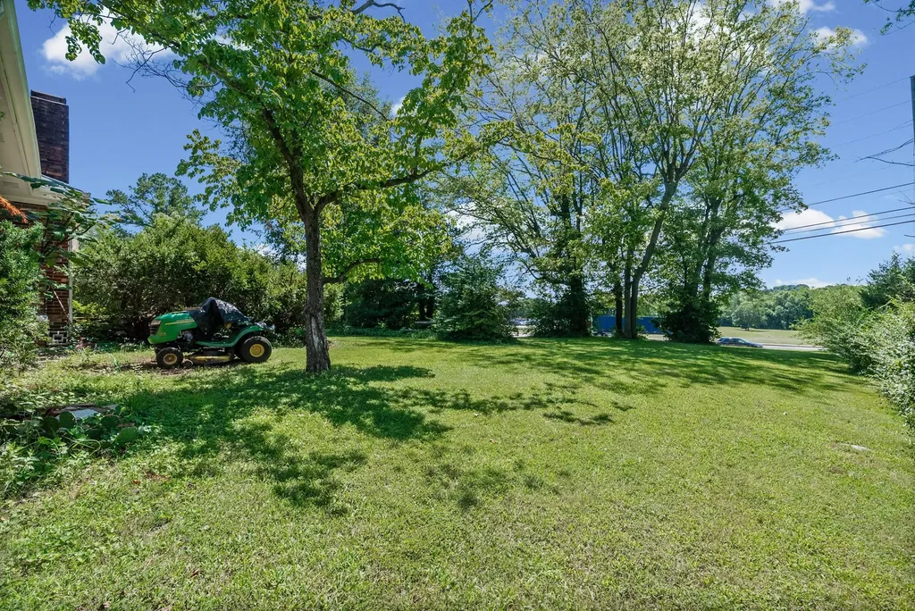 1306 Southern Parkway Clarksville TN 37040