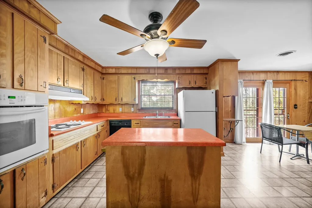 1306 Southern Parkway Clarksville TN 37040