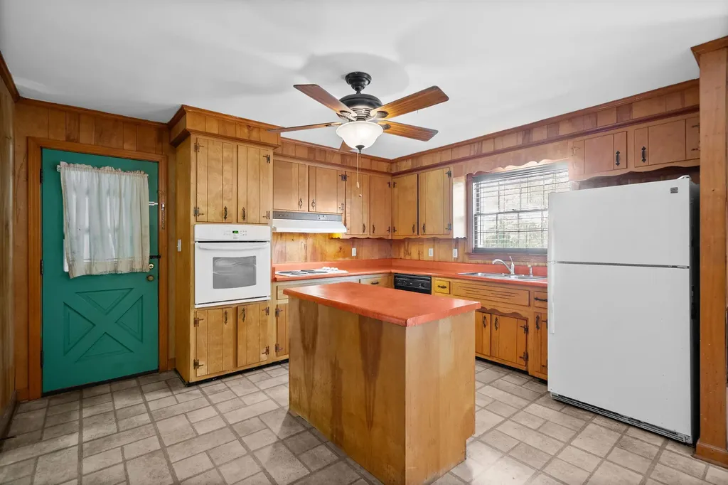 1306 Southern Parkway Clarksville TN 37040