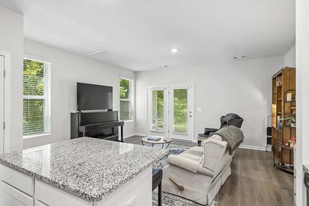 1244 Mason Dale Columbia TN 38401