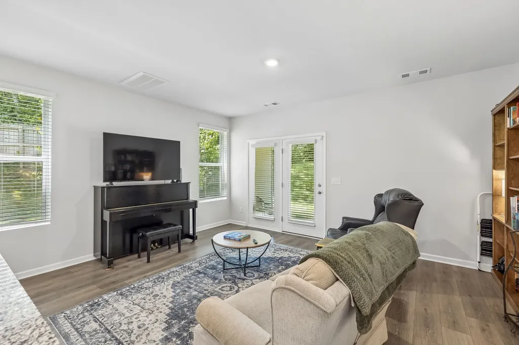 1244 Mason Dale Columbia TN 38401