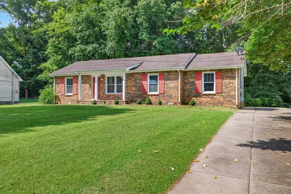 1785 Broadripple Drive Clarksville TN 37042