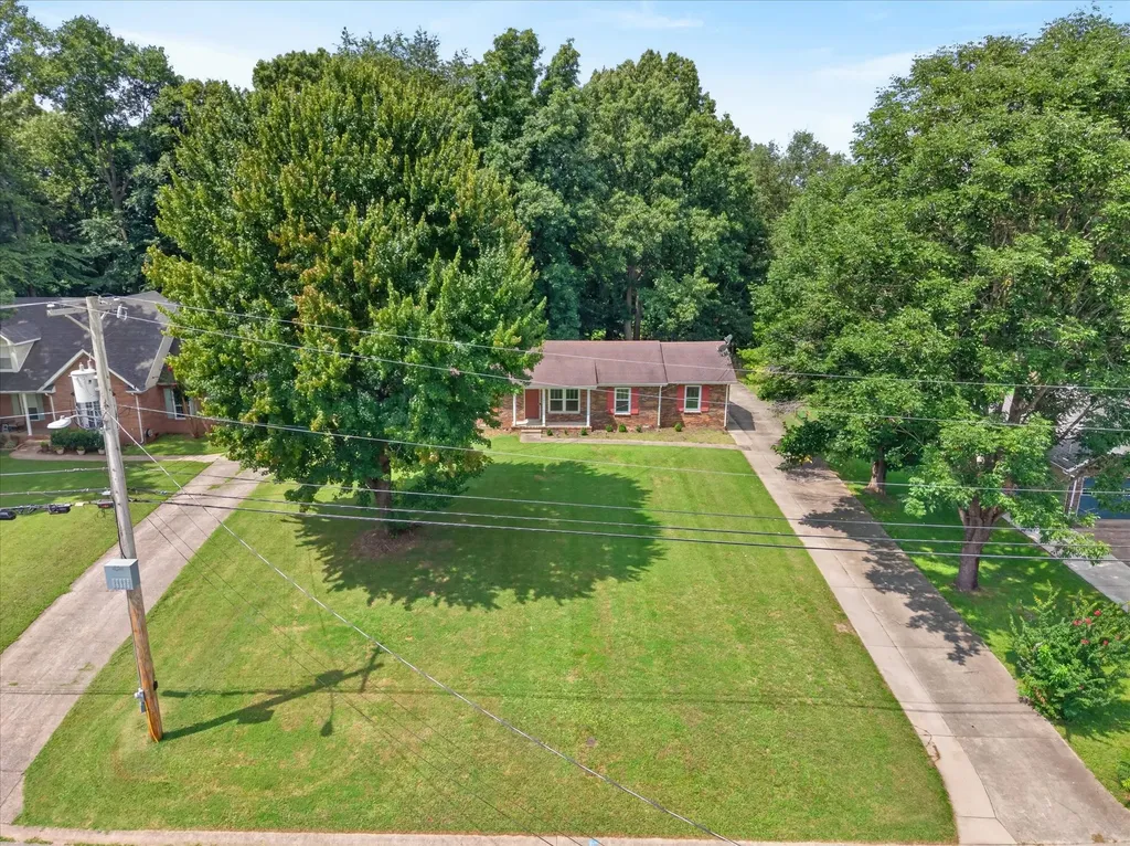 1785 Broadripple Drive Clarksville TN 37042