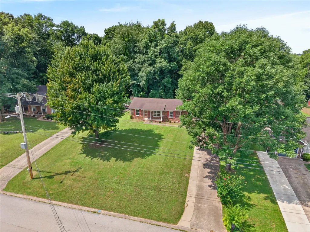 1785 Broadripple Drive Clarksville TN 37042