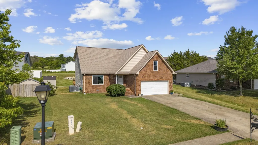 105 Bonnie Oak Drive Lebanon TN 37087