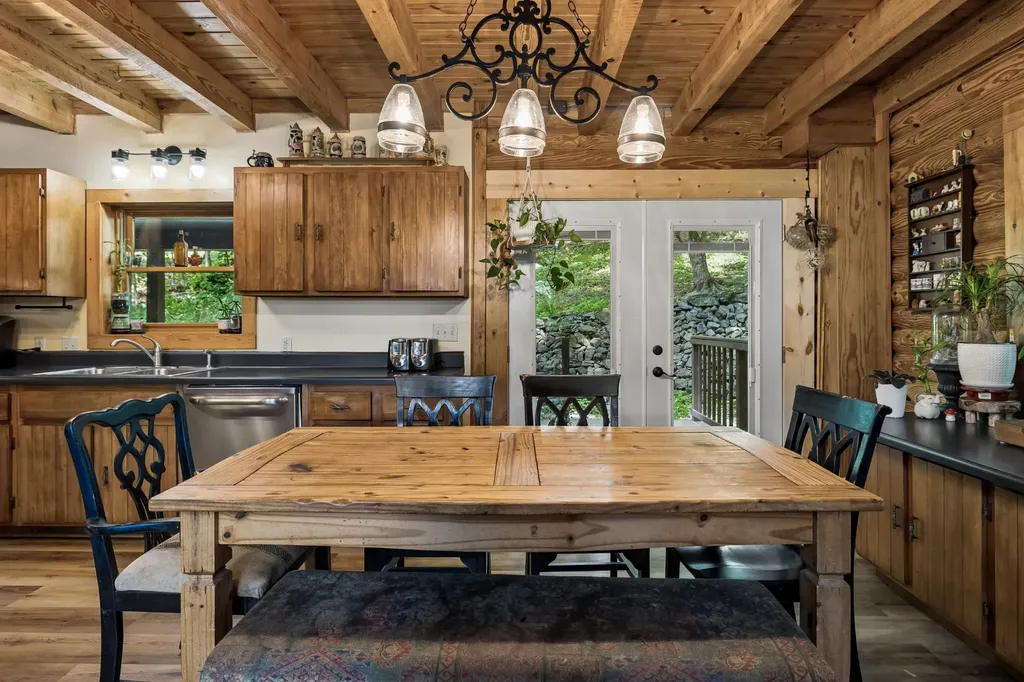 532 Cummings Lane Cottontown TN 37048