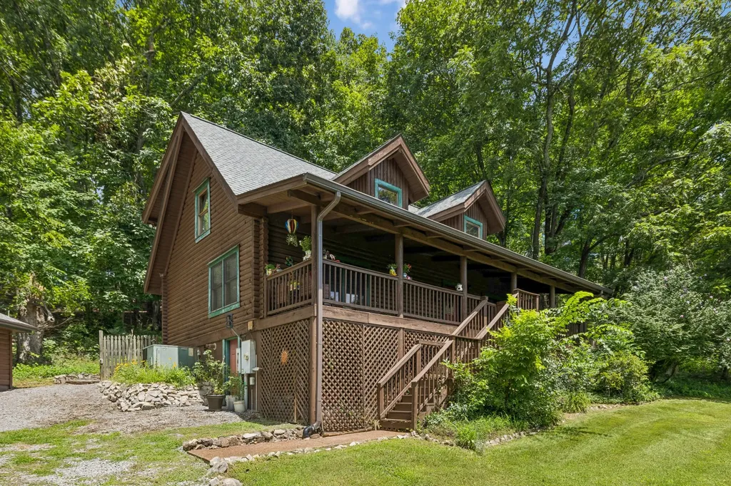 532 Cummings Lane Cottontown TN 37048