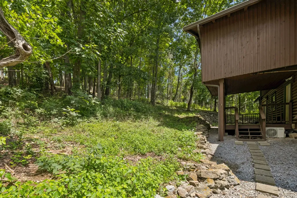 532 Cummings Lane Cottontown TN 37048