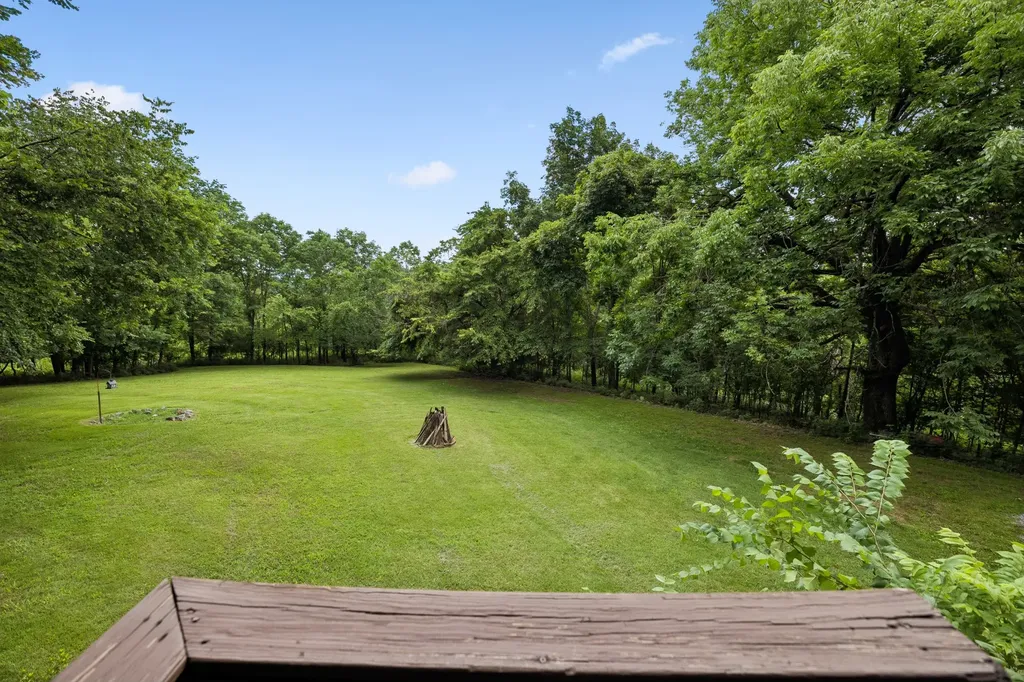 532 Cummings Lane Cottontown TN 37048