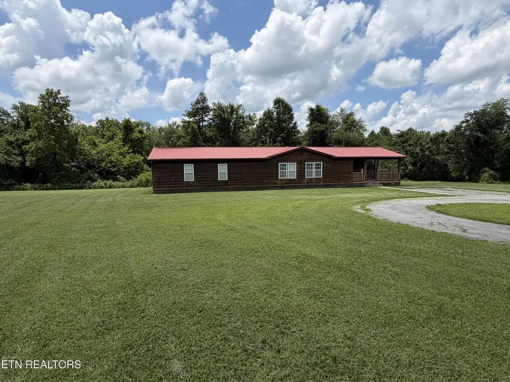 868 Fritzsche Loop Jamestown TN 38556