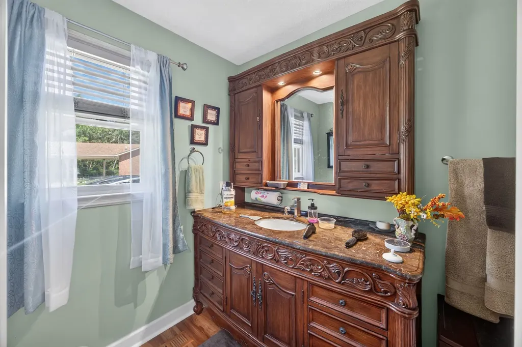 3669 N Riveroaks Drive Cookeville TN 38506