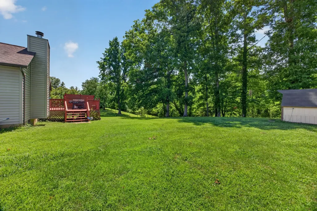 3669 N Riveroaks Drive Cookeville TN 38506